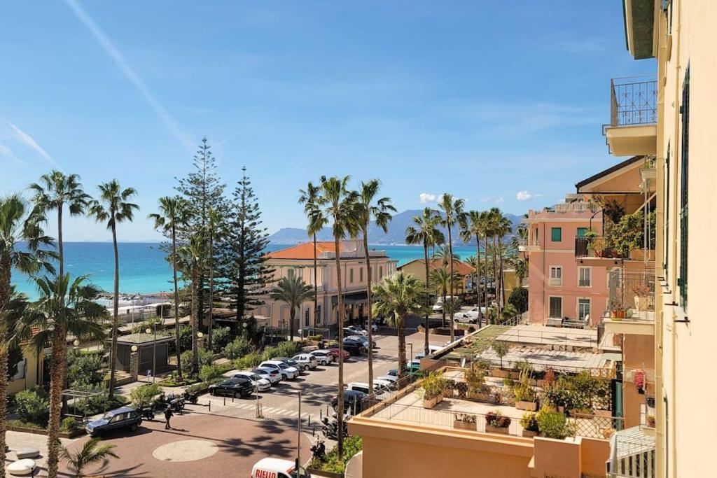 Thekeystudio,Tiramisu Nel Cuore Della Citta Bordighera Exteriér fotografie